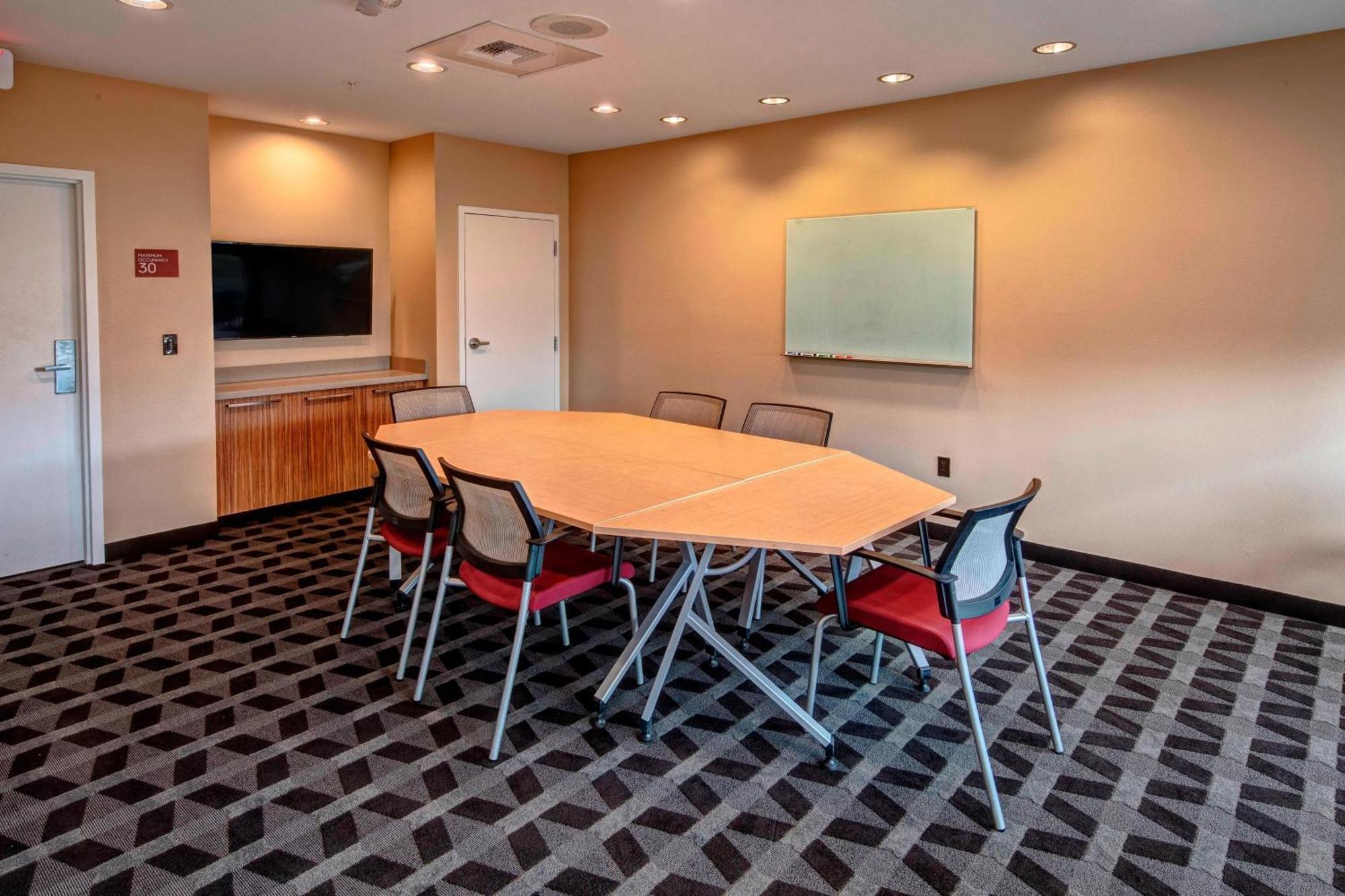 Towneplace Suites By Marriott Χοτ Σπρινγκς Εξωτερικό φωτογραφία